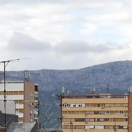 Apartmán 8 *