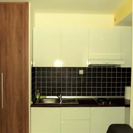 8 Apartment